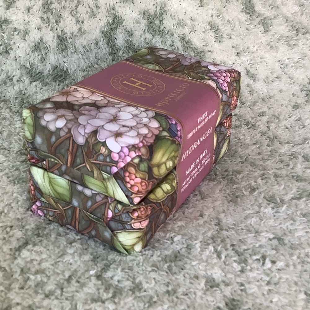 Hopificio Firenze Hydrangea Triple-Milled Soap Made in Italy NWT two bars 2x7oz - Picture 6 of 16